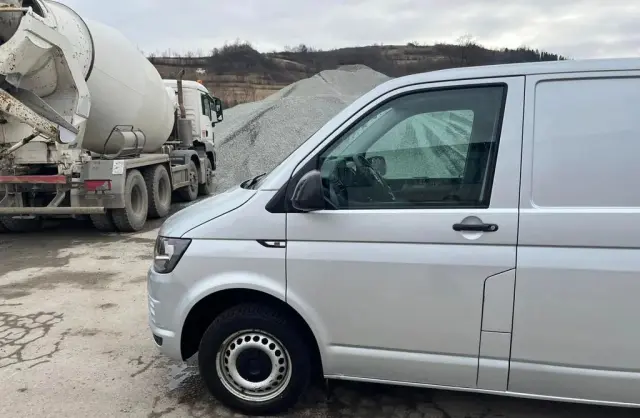 VOLKSWAGEN TRANSPORTER 