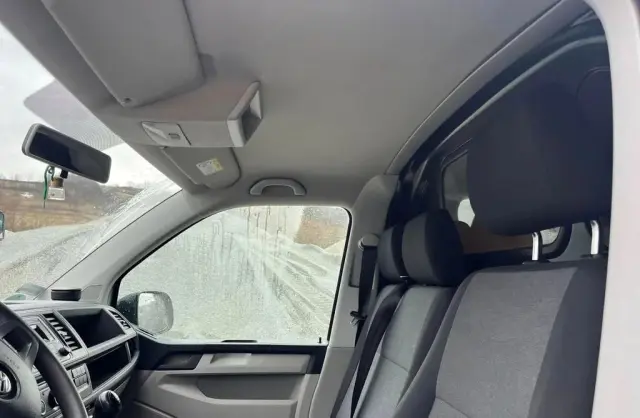 VOLKSWAGEN TRANSPORTER 