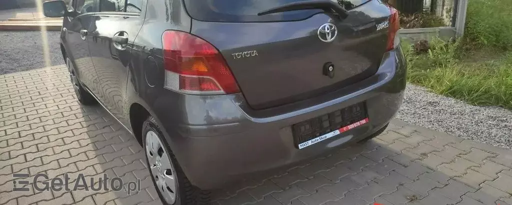 TOYOTA Yaris 