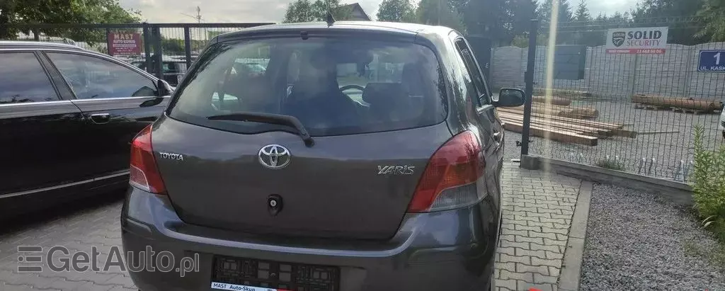 TOYOTA Yaris 