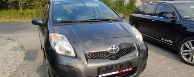 TOYOTA Yaris 