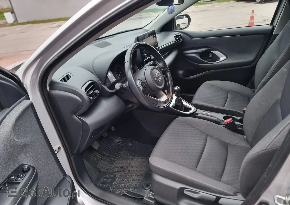 TOYOTA Yaris 1.5 Comfort