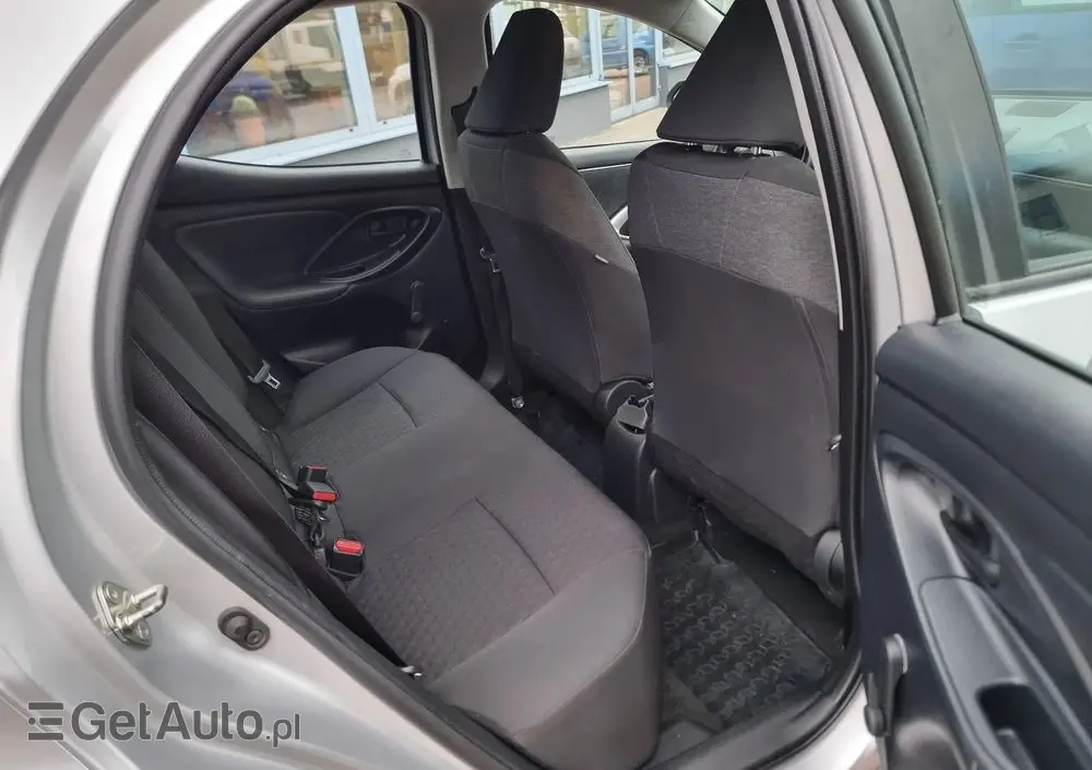 TOYOTA Yaris 1.5 Comfort