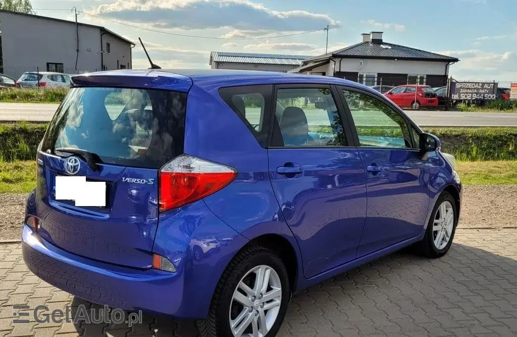 TOYOTA Verso-S 