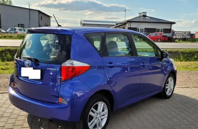 TOYOTA Verso-S 