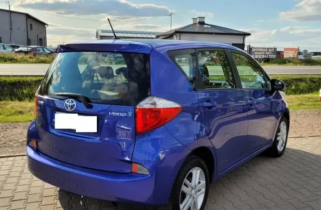 TOYOTA Verso-S 