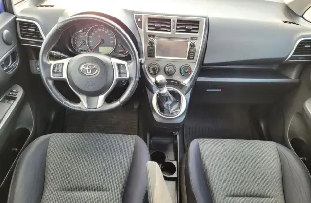 TOYOTA Verso-S 