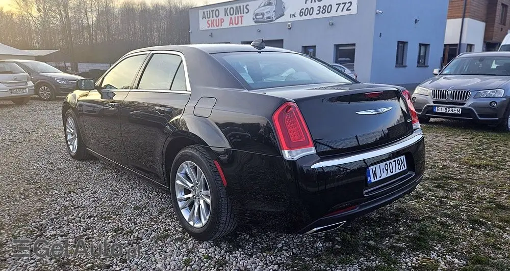 CHRYSLER 300 