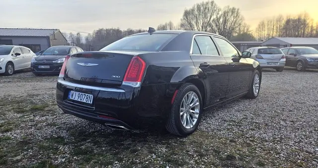 CHRYSLER 300 