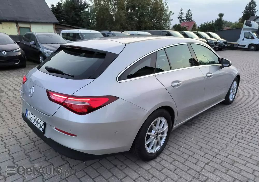 MERCEDES-BENZ CLA 180 d Shooting Brake 8G-DCT Edition 2022