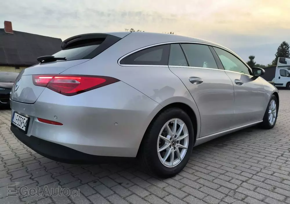 MERCEDES-BENZ CLA 180 d Shooting Brake 8G-DCT Edition 2022