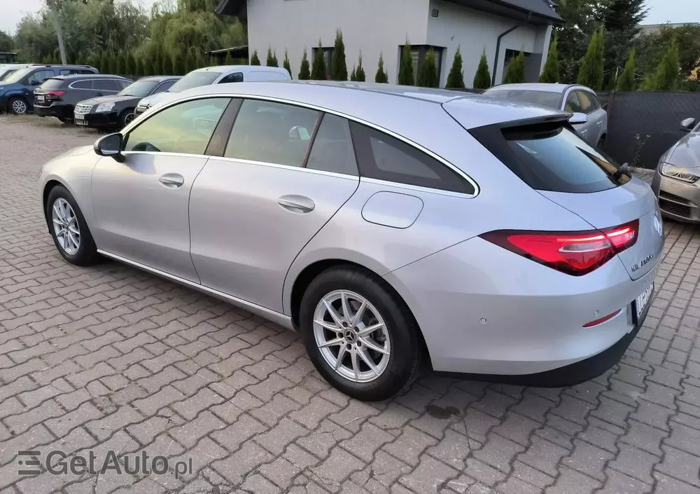MERCEDES-BENZ CLA 180 d Shooting Brake 8G-DCT Edition 2022