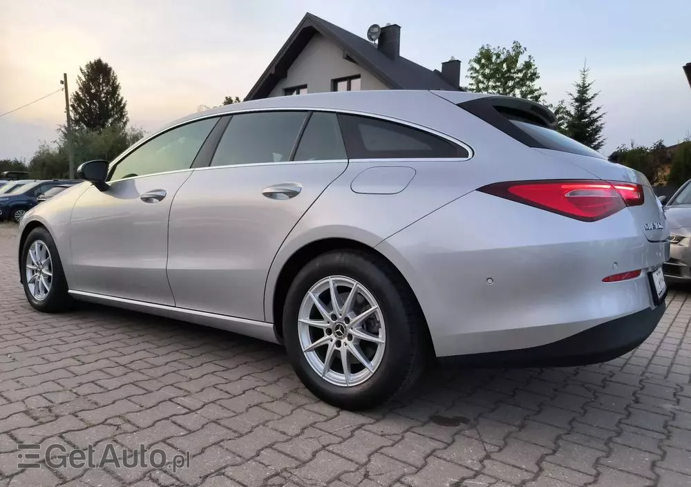 MERCEDES-BENZ CLA 180 d Shooting Brake 8G-DCT Edition 2022