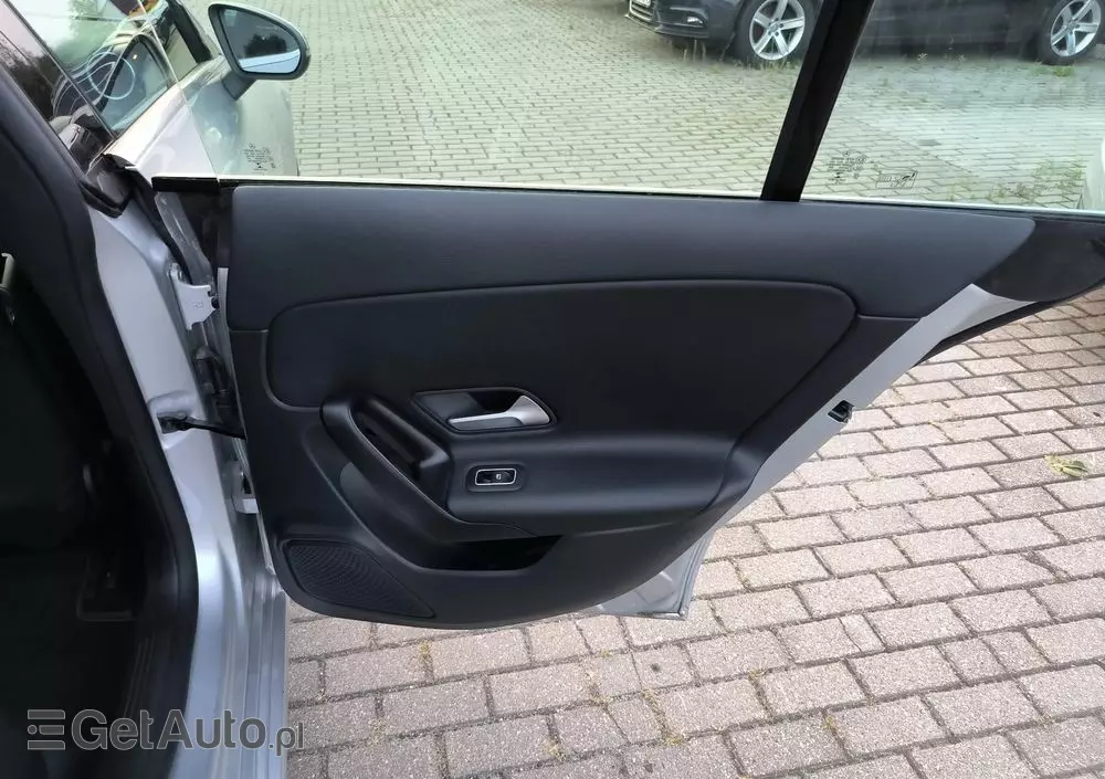 MERCEDES-BENZ CLA 180 d Shooting Brake 8G-DCT Edition 2022