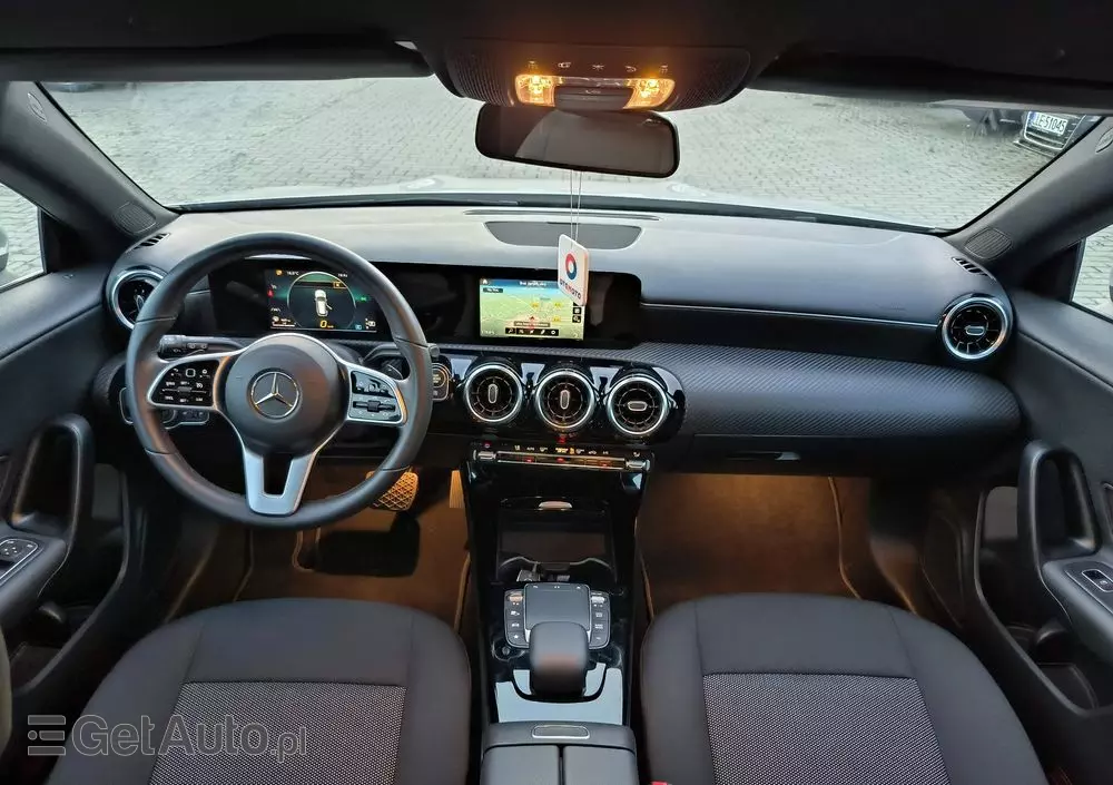 MERCEDES-BENZ CLA 180 d Shooting Brake 8G-DCT Edition 2022