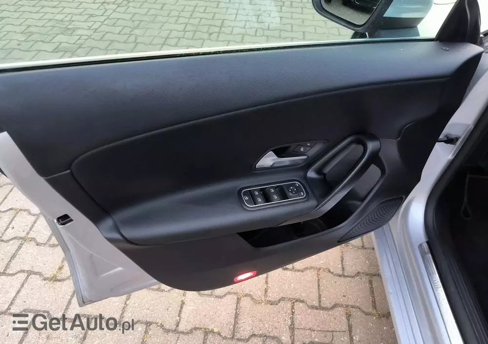 MERCEDES-BENZ CLA 180 d Shooting Brake 8G-DCT Edition 2022