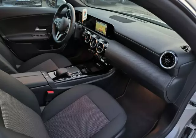 MERCEDES-BENZ CLA 180 d Shooting Brake 8G-DCT Edition 2022