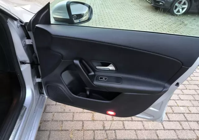 MERCEDES-BENZ CLA 180 d Shooting Brake 8G-DCT Edition 2022