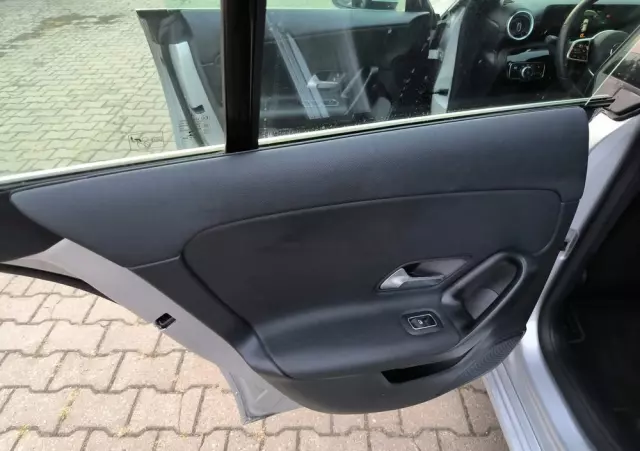 MERCEDES-BENZ CLA 180 d Shooting Brake 8G-DCT Edition 2022