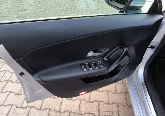 MERCEDES-BENZ CLA 180 d Shooting Brake 8G-DCT Edition 2022