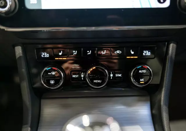 SKODA Superb 2.0 TDI SCR Ambition