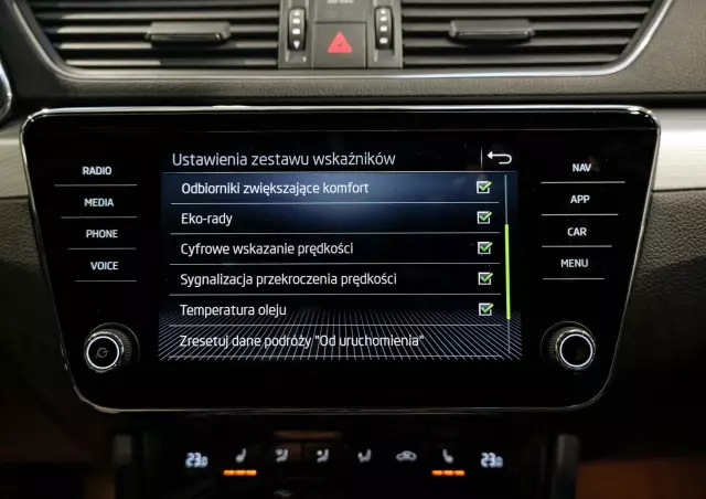 SKODA Superb 2.0 TDI SCR Ambition