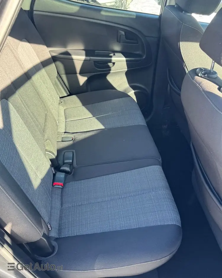 KIA Venga 1.6 CVVT Black Collection