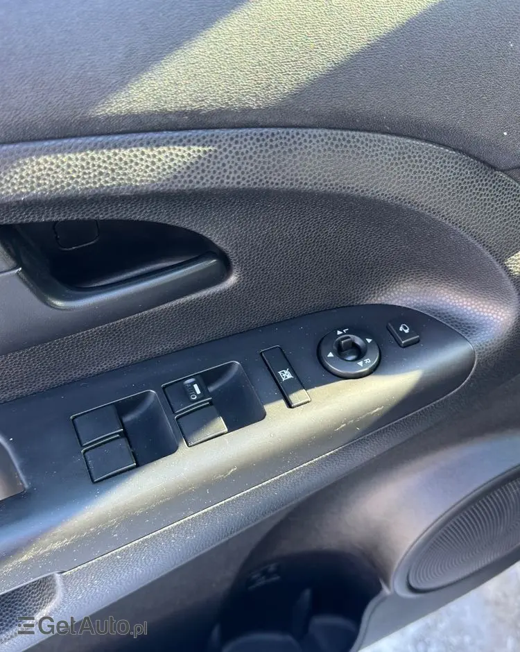 KIA Venga 1.6 CVVT Black Collection