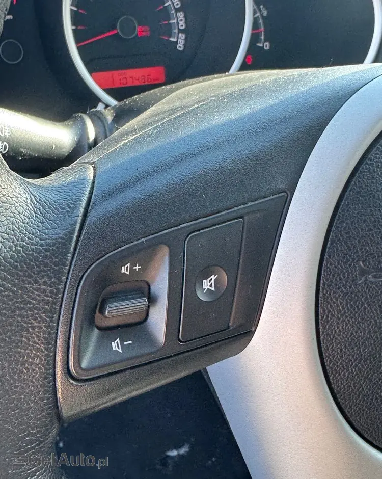 KIA Venga 1.6 CVVT Black Collection