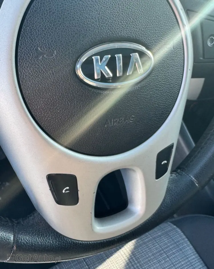 KIA Venga 1.6 CVVT Black Collection