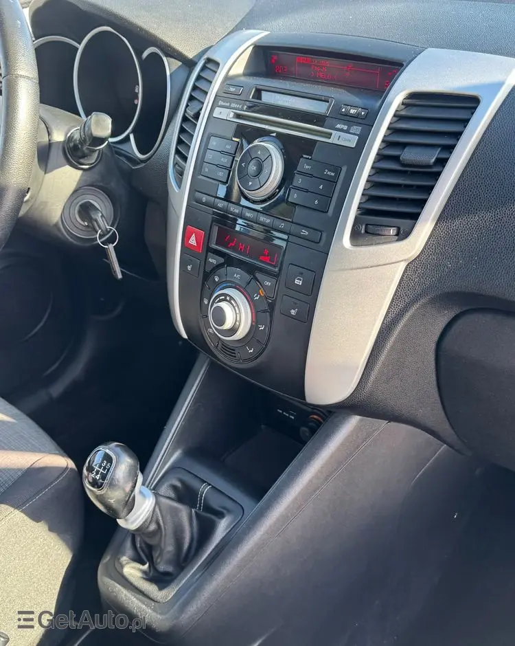 KIA Venga 1.6 CVVT Black Collection