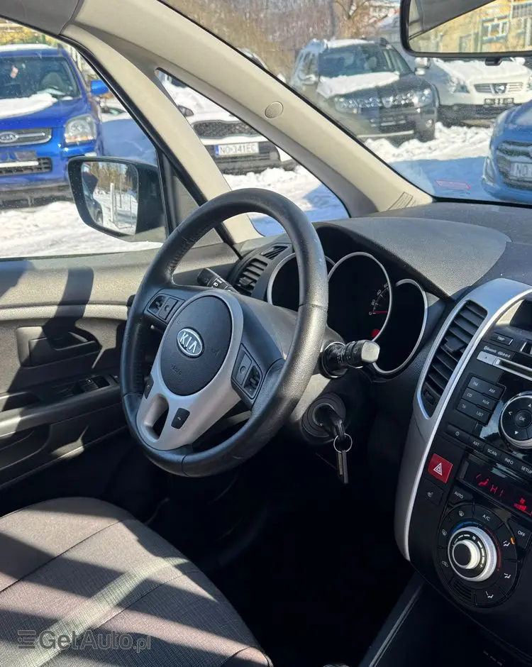 KIA Venga 1.6 CVVT Black Collection