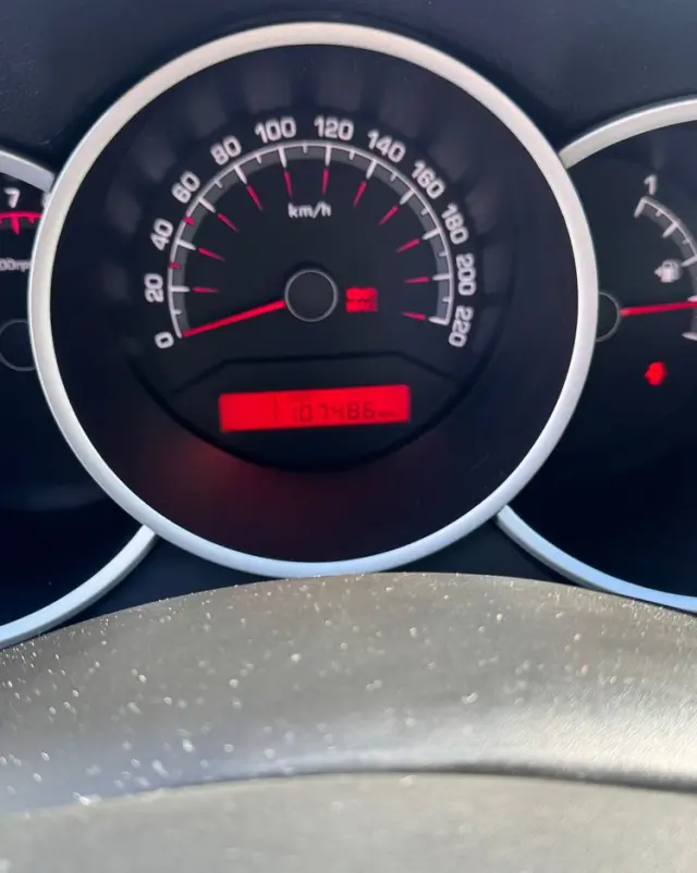 KIA Venga 1.6 CVVT Black Collection