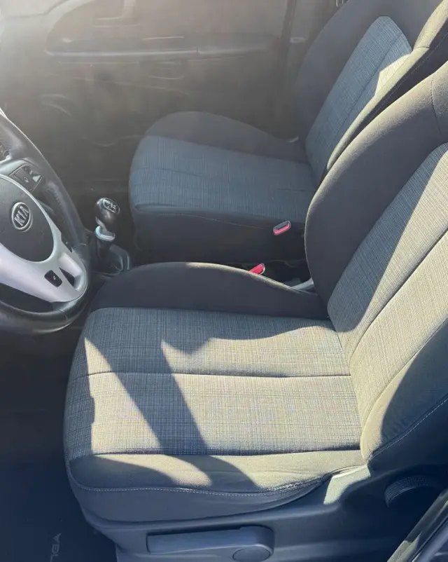 KIA Venga 1.6 CVVT Black Collection