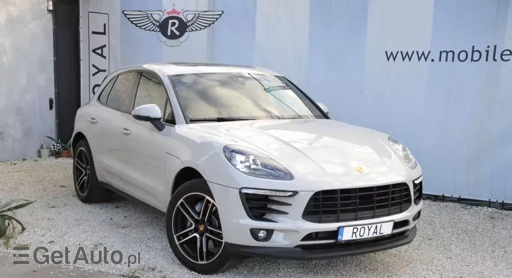 PORSCHE Macan 
