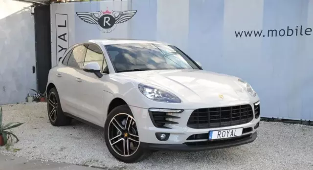 PORSCHE Macan 