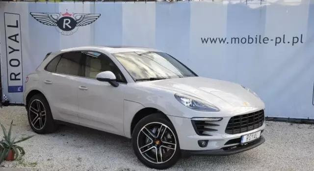 PORSCHE Macan 
