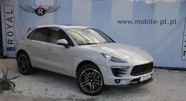 PORSCHE Macan 
