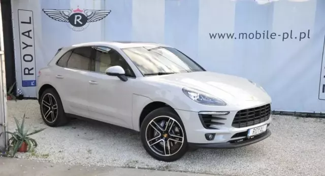 PORSCHE Macan 