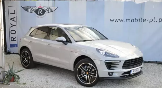 PORSCHE Macan 