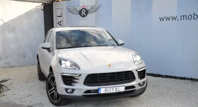 PORSCHE Macan 