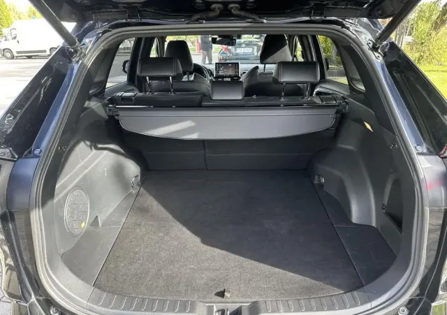 TOYOTA RAV4 2.5 Hybrid Black Edition by JBL 4x2