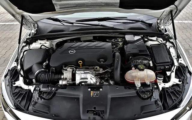 OPEL Insignia 2.0 BiTurbo 4x4 Innovation