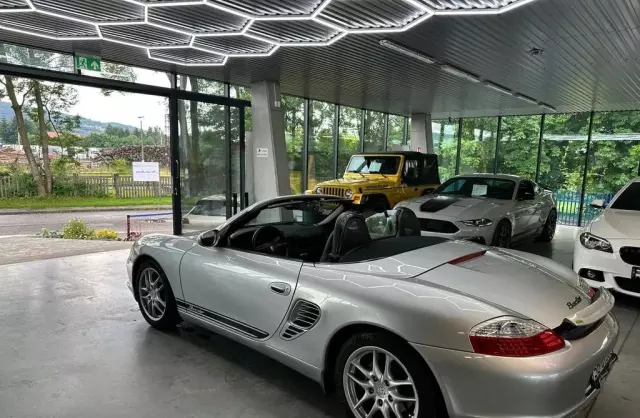 PORSCHE Boxster 