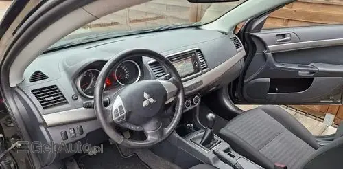 MITSUBISHI Lancer 