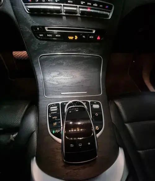 MERCEDES-BENZ GLC 