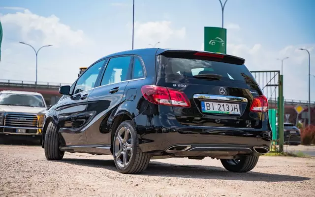 MERCEDES-BENZ Klasa B 250 4-Matic