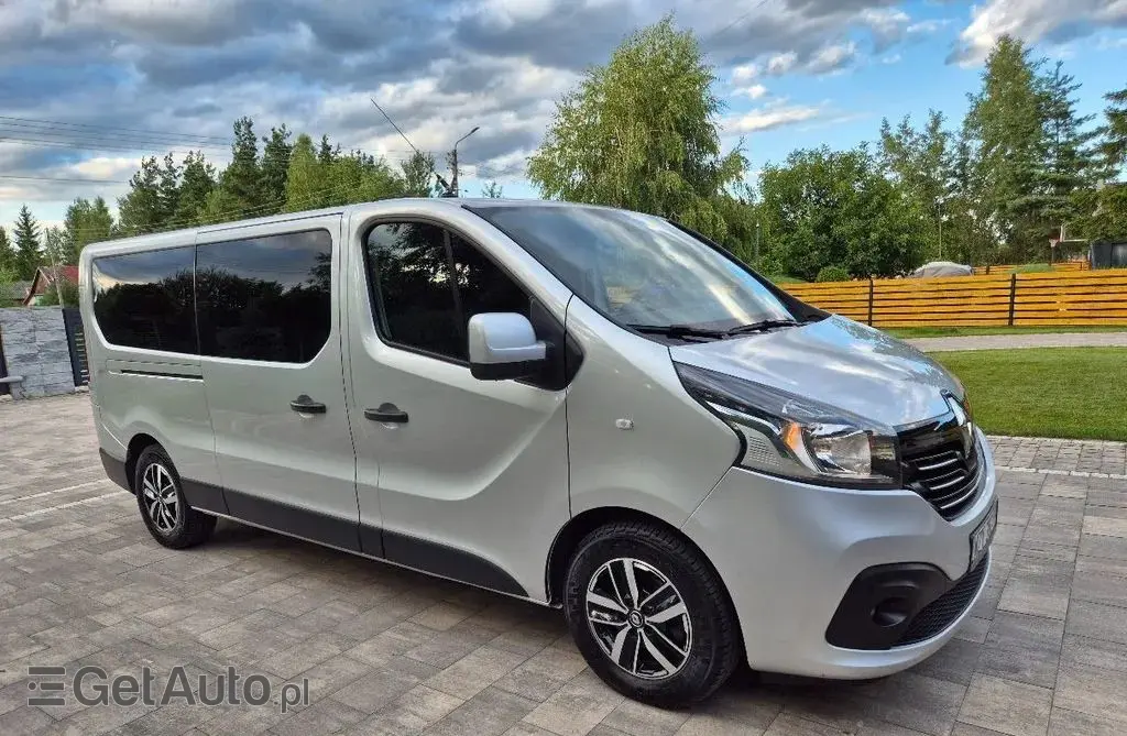 RENAULT Trafic 