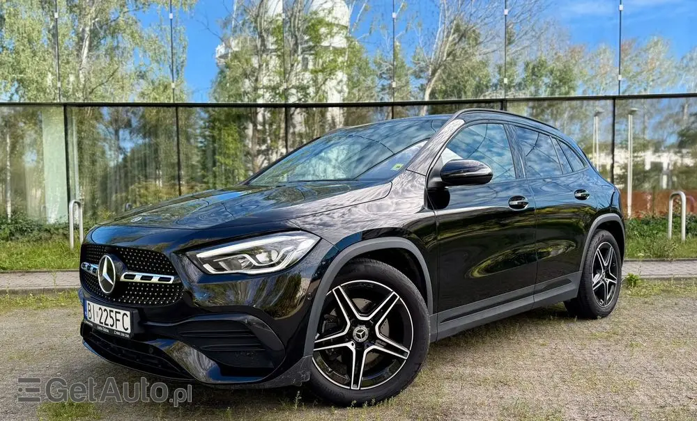 MERCEDES-BENZ GLA 180 AMG Line