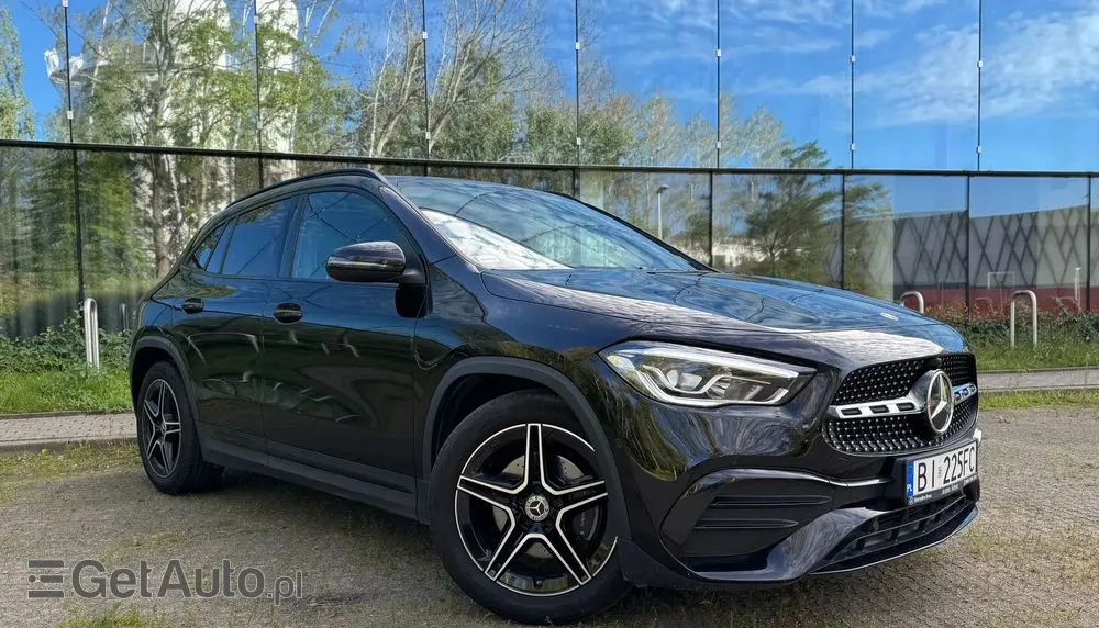 MERCEDES-BENZ GLA 180 AMG Line